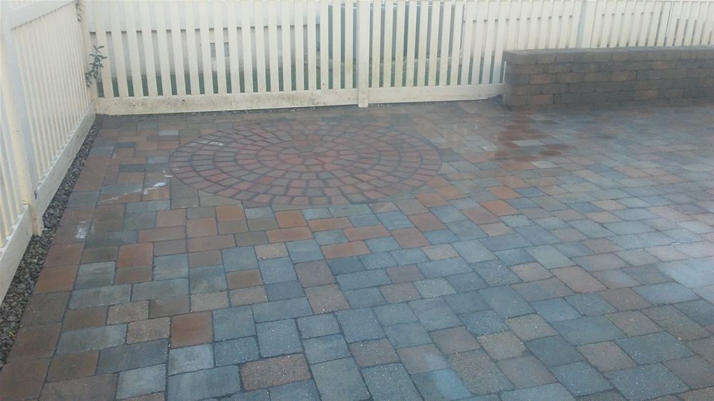 Paver patio with circle inlay South Jersey